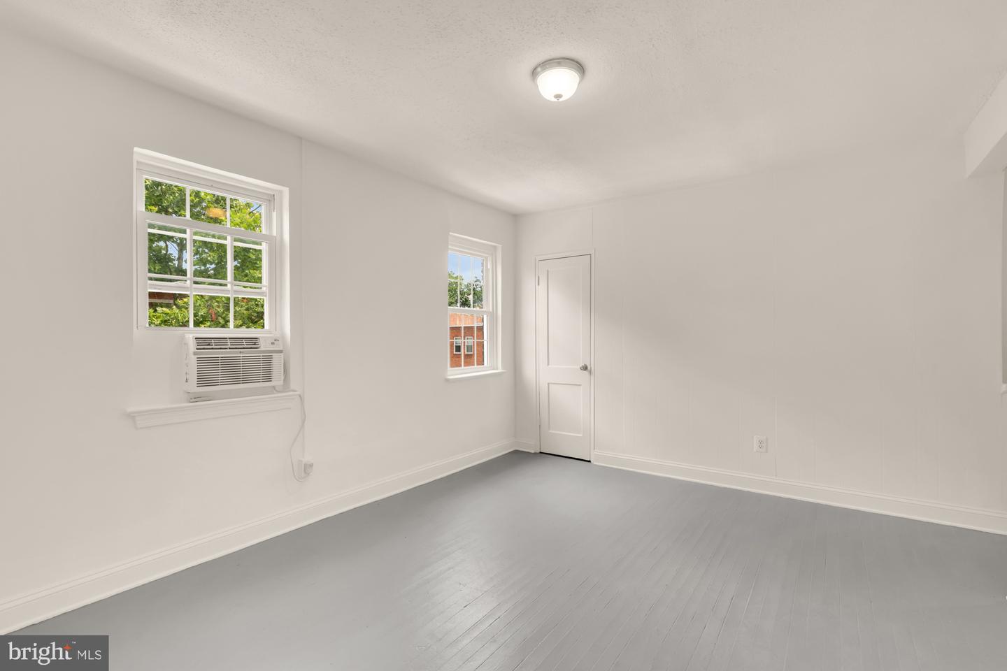 1105 16th St Ne Property Photo 5