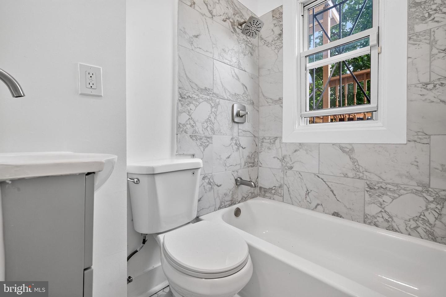 3015 13th St Nw Property Photo 5