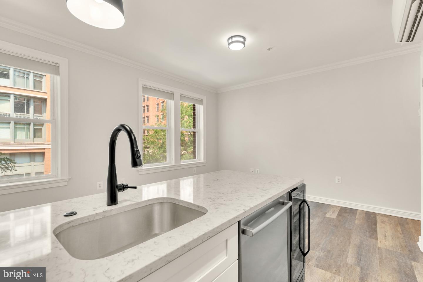 1121 24th St Nw #209 Property Photo 5