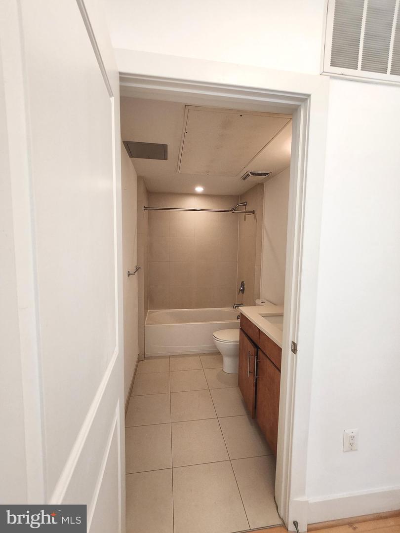 5201 Wisconsin Ave Nw #409 Property Photo 14