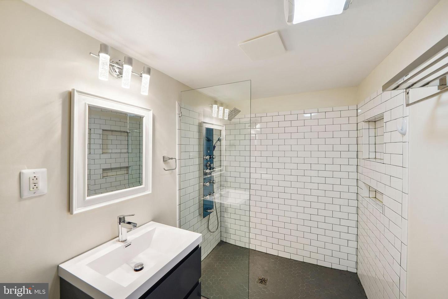 7139 Georgia Ave Nw Property Photo 30