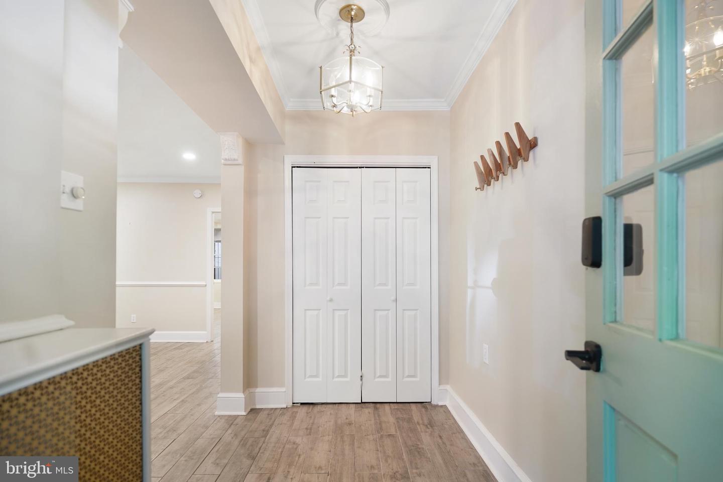 405 Constitution Ave Ne #b Property Photo 1