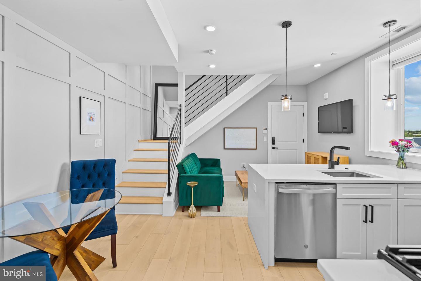 1915 H St Ne #ph1 Property Photo 1