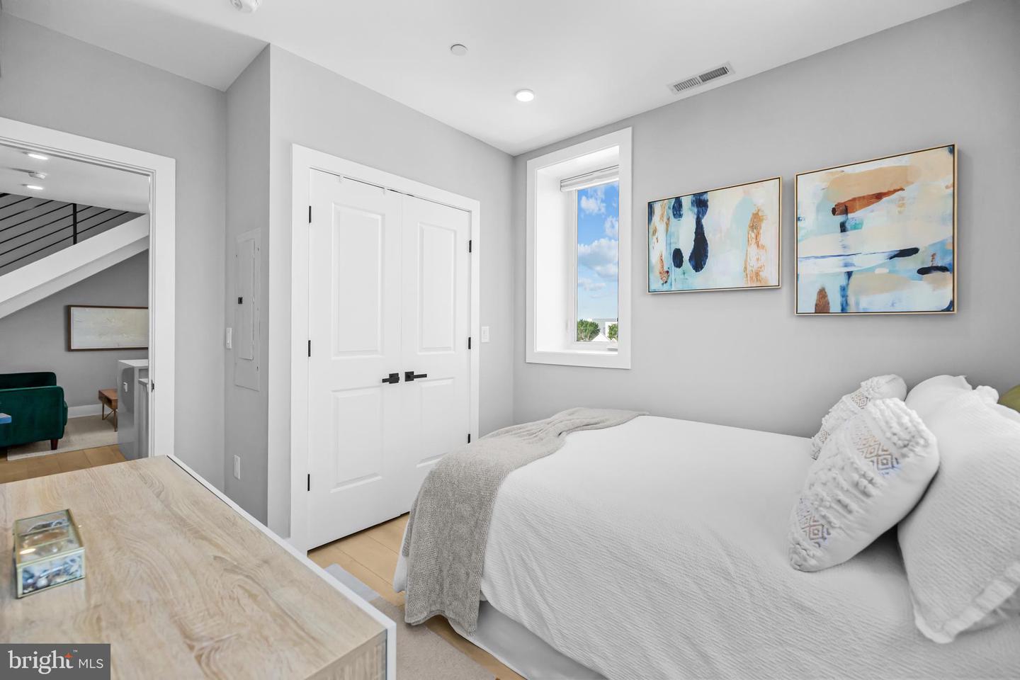 1915 H St Ne #ph1 Property Photo 4