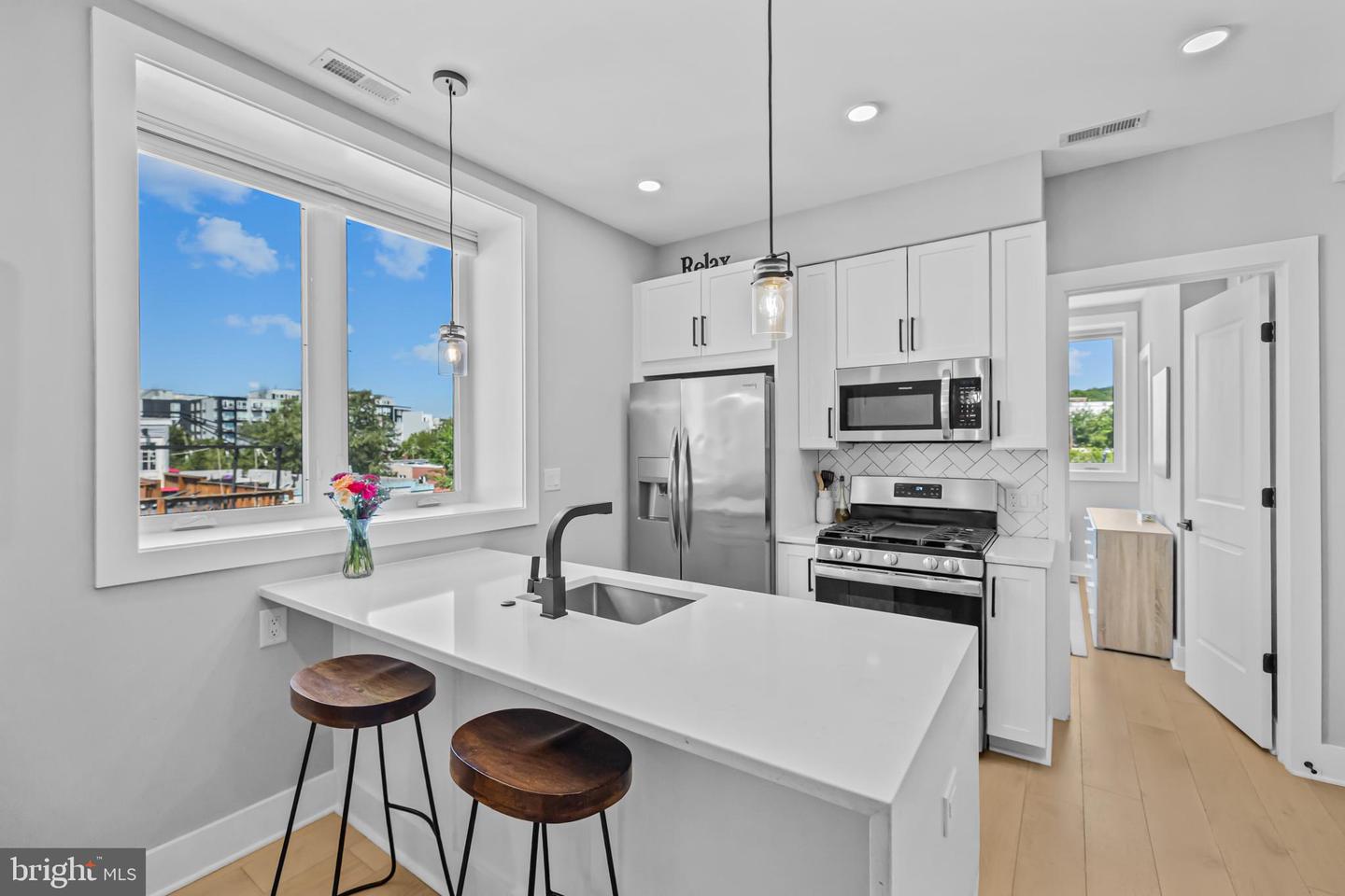 1915 H St Ne #ph1 Property Photo 8