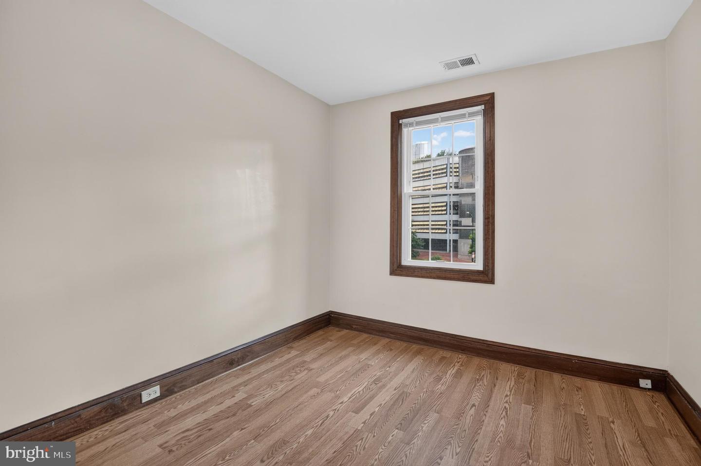 4123 Connecticut Ave Nw Property Photo 6