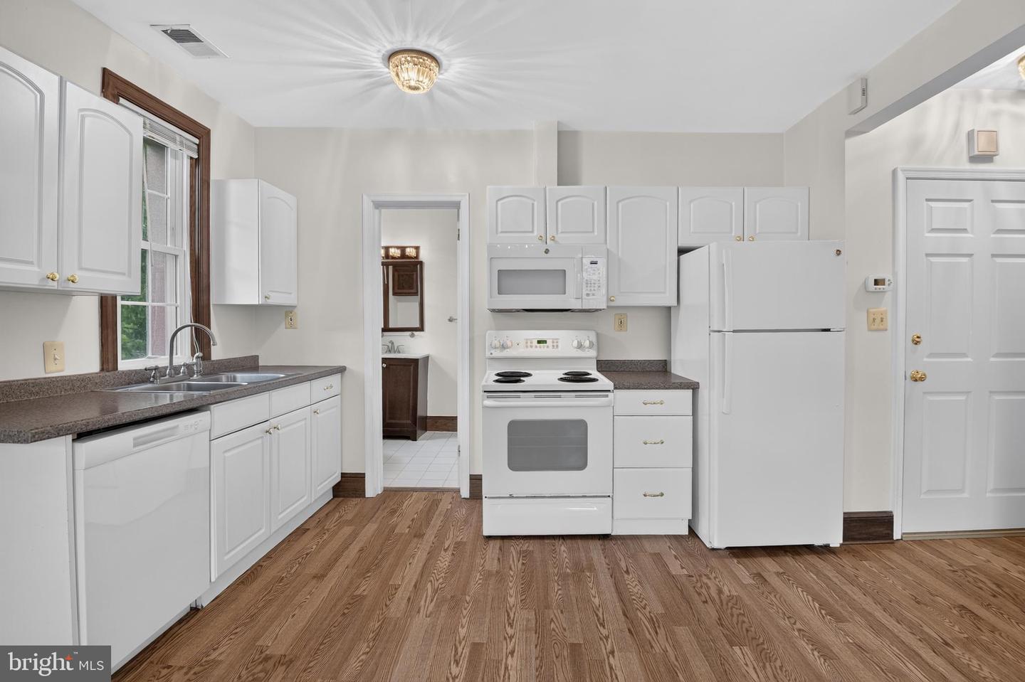 4123 Connecticut Ave Nw Property Photo 8