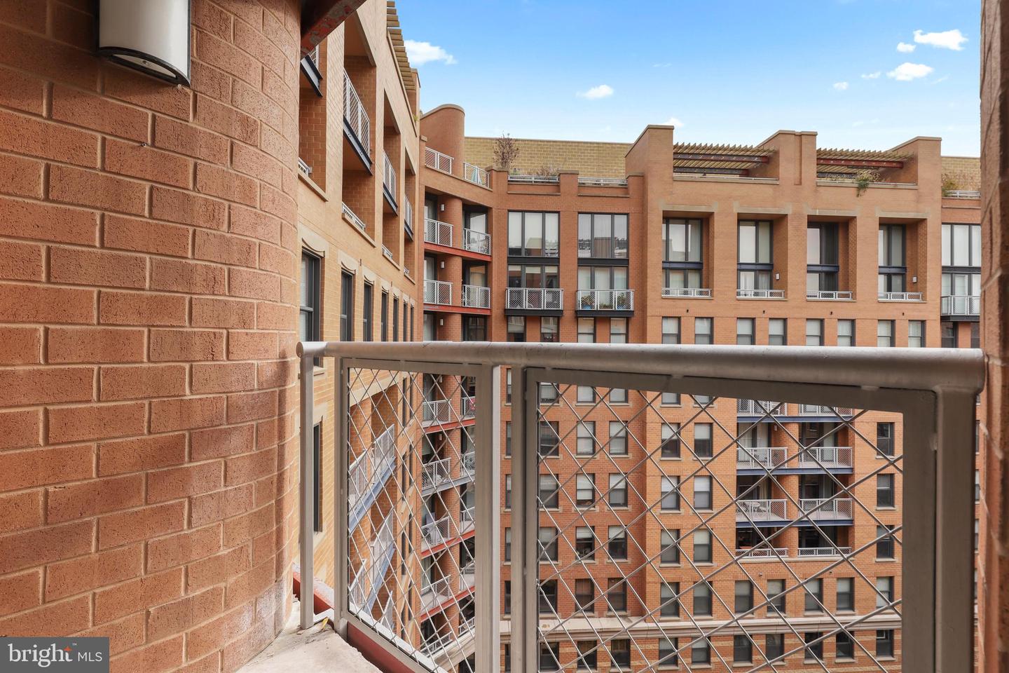 616 E St Nw #1005 Property Photo 2