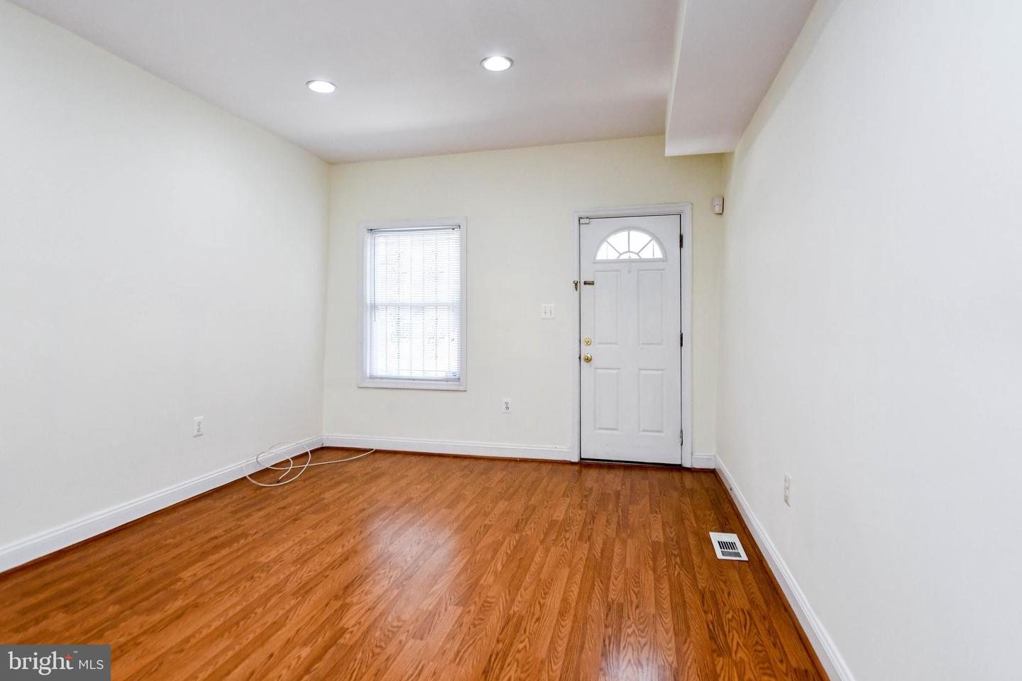 1651 Gales St Ne Property Photo 6