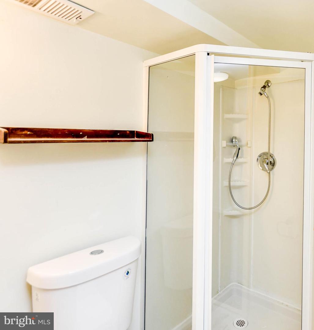 1651 Gales St Ne Property Photo 35