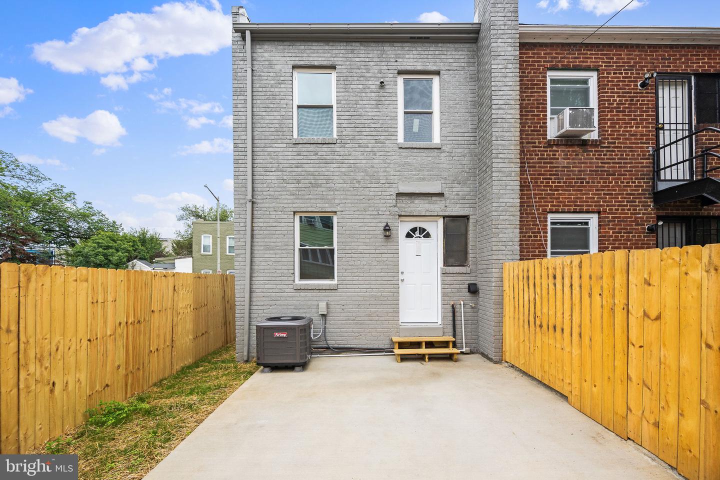 1658 F St Ne Property Photo 19