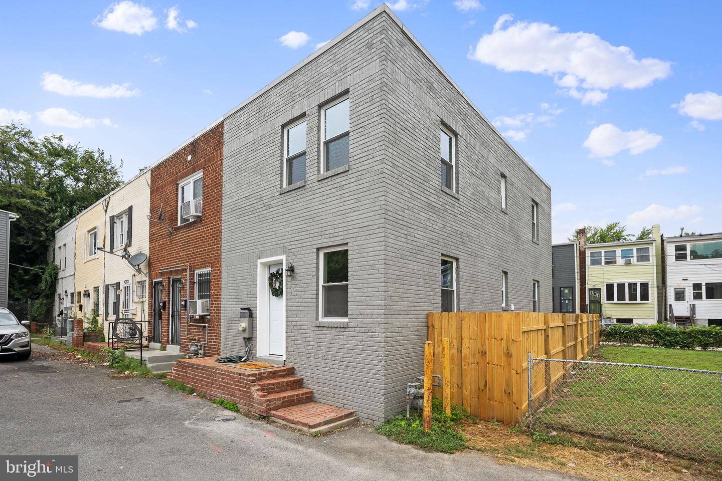 1658 F St Ne Property Photo 23