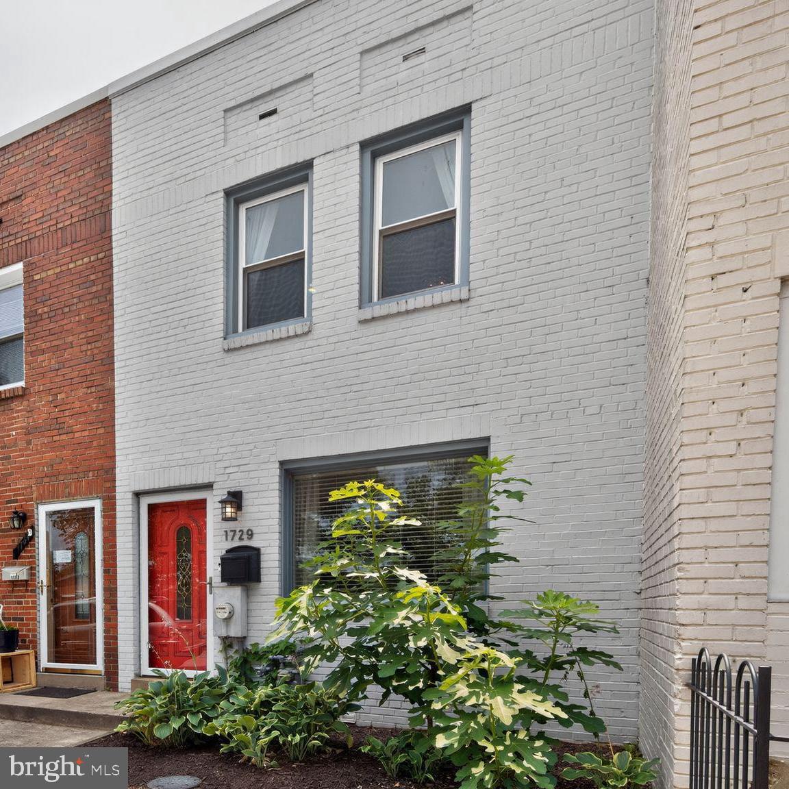 1729 F St Ne Property Photo 1