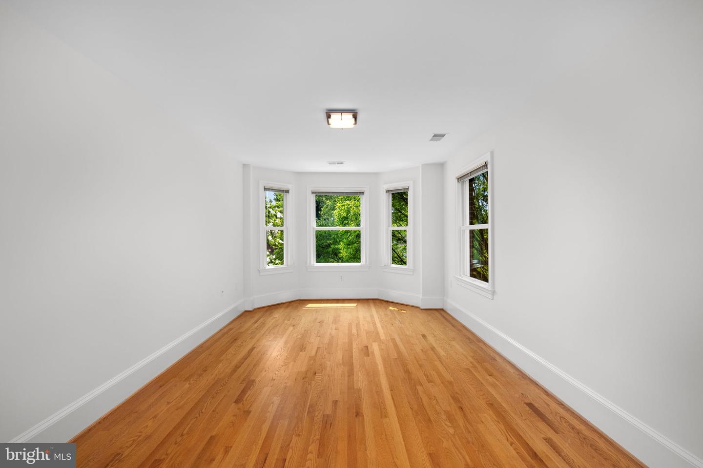 4561 Macarthur Blvd Nw Property Photo 20