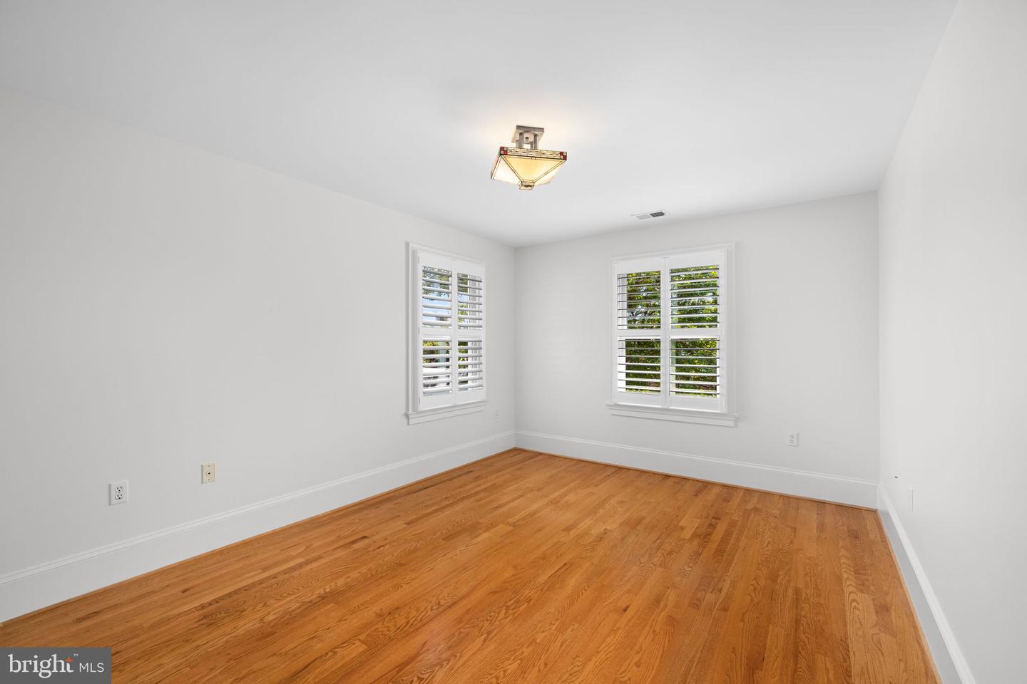 4561 Macarthur Blvd Nw Property Photo 22