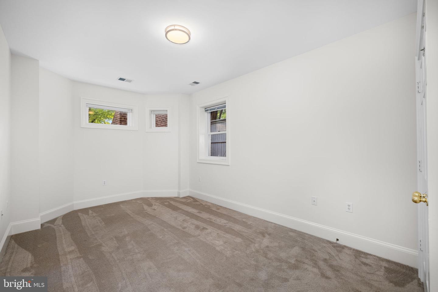 4561 Macarthur Blvd Nw Property Photo 30