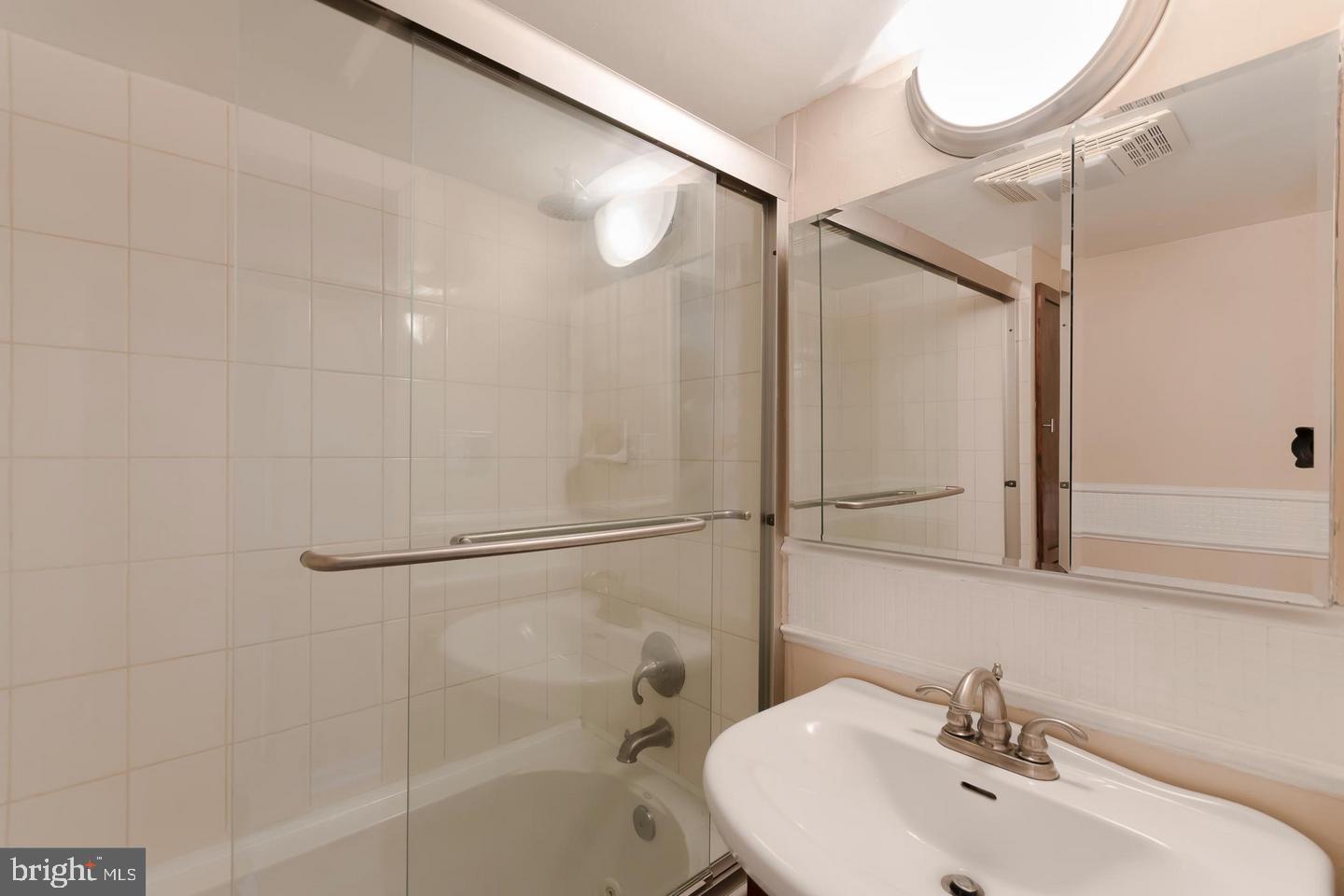 1245 13th St Nw #301 Property Photo 10