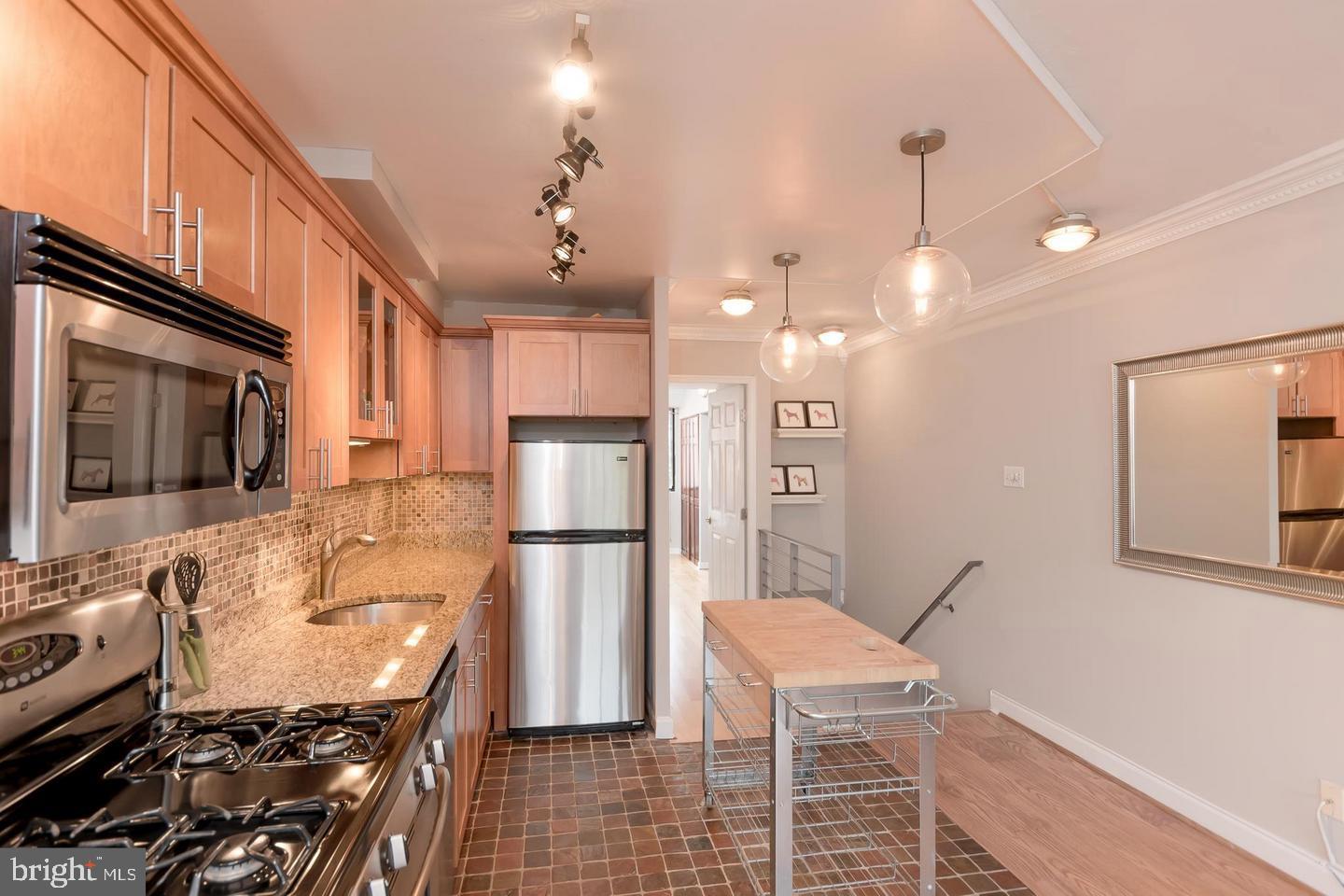 1245 13th St Nw #301 Property Photo 13