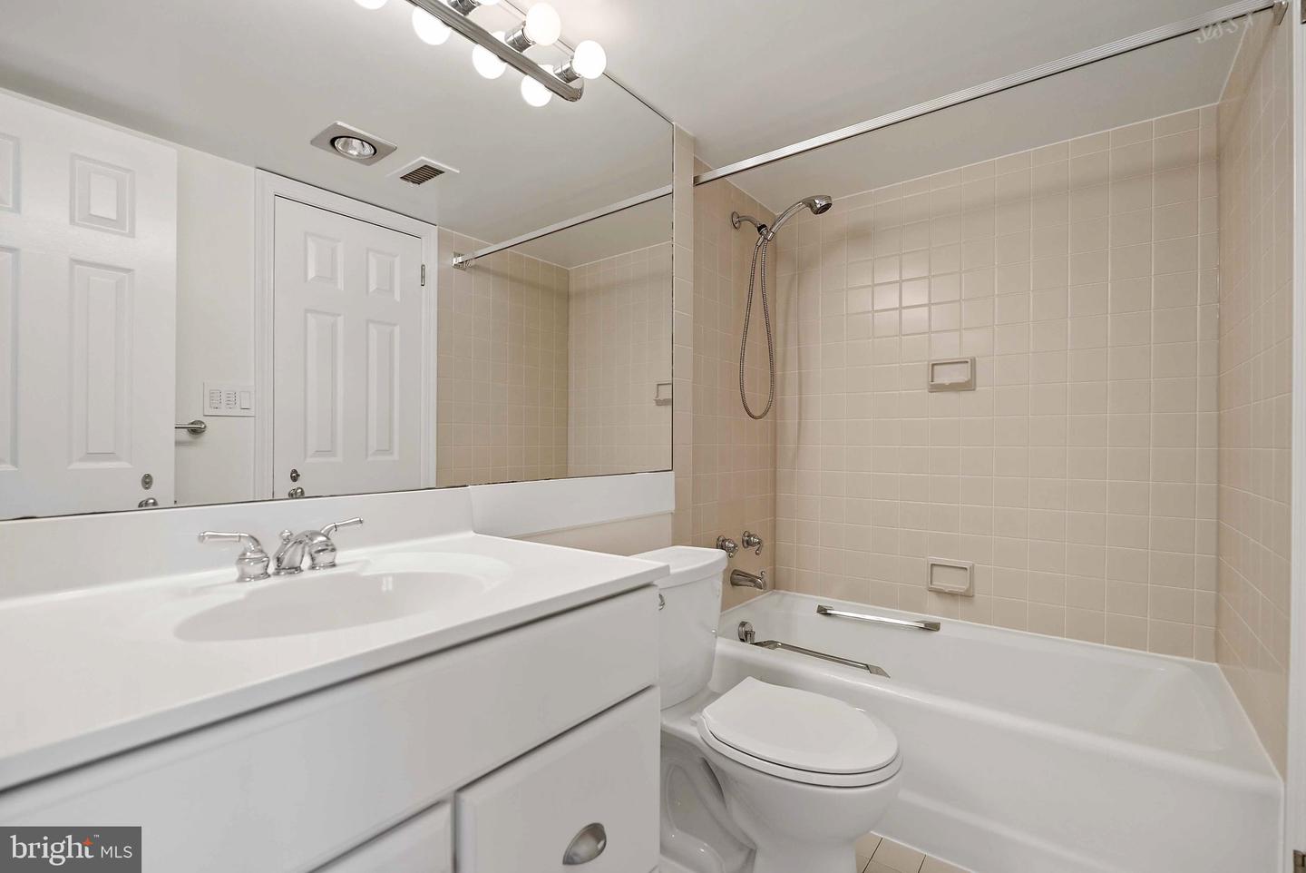 1080 Wisconsin Ave Nw #3019 Property Photo 20