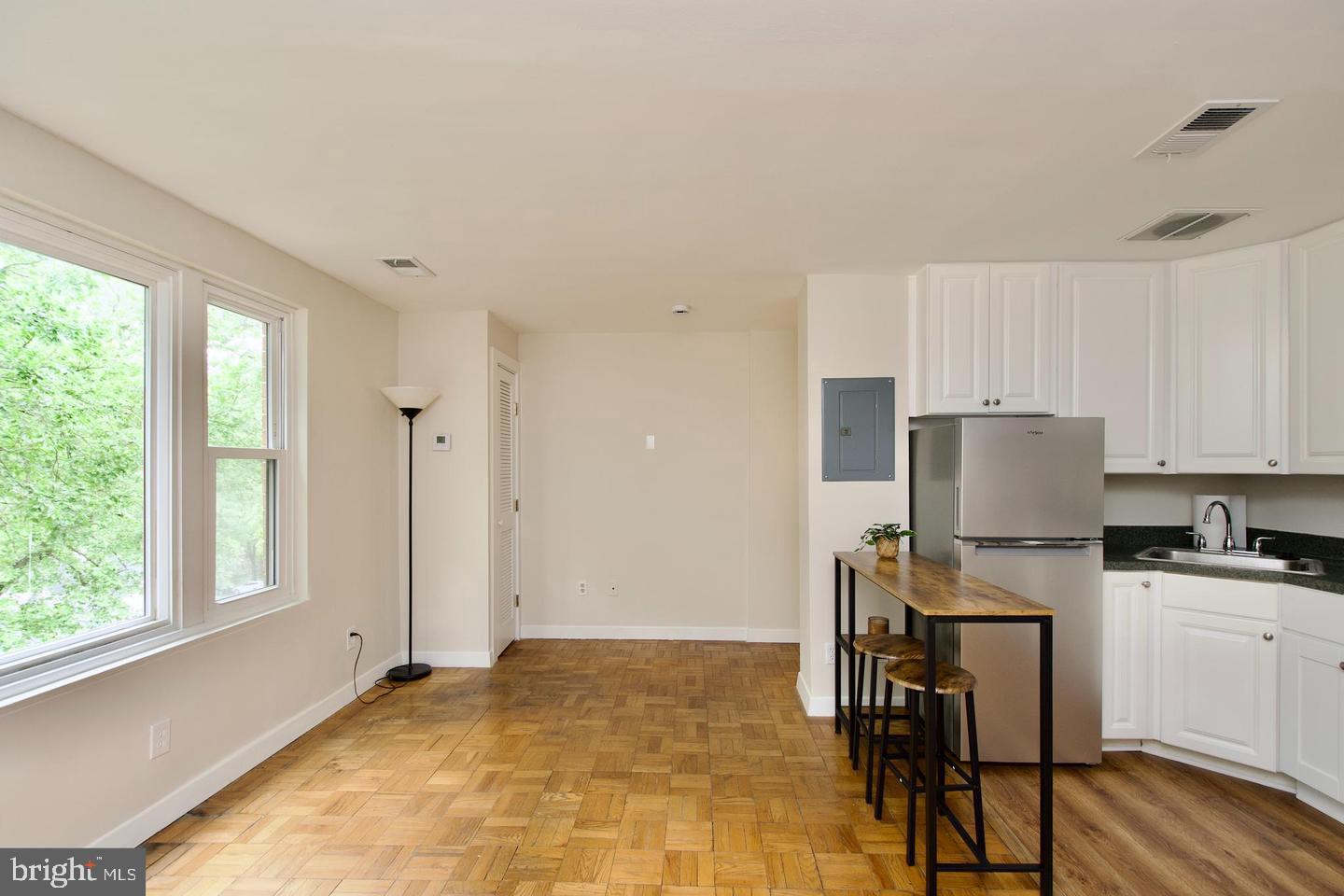 4840 Macarthur Nw #504 Property Photo 20