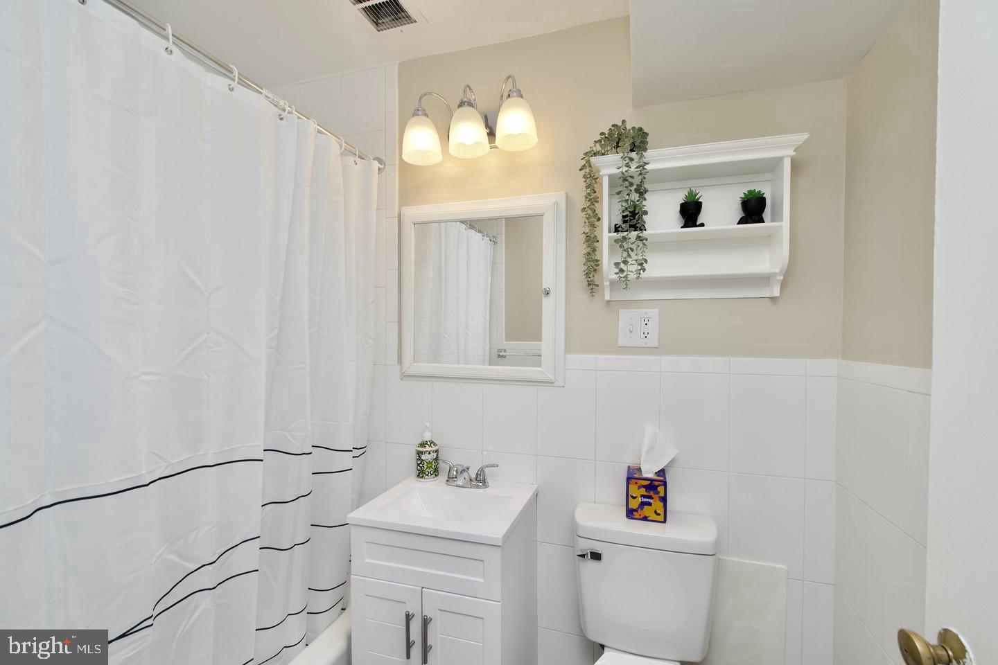 4840 Macarthur Nw #504 Property Photo 22