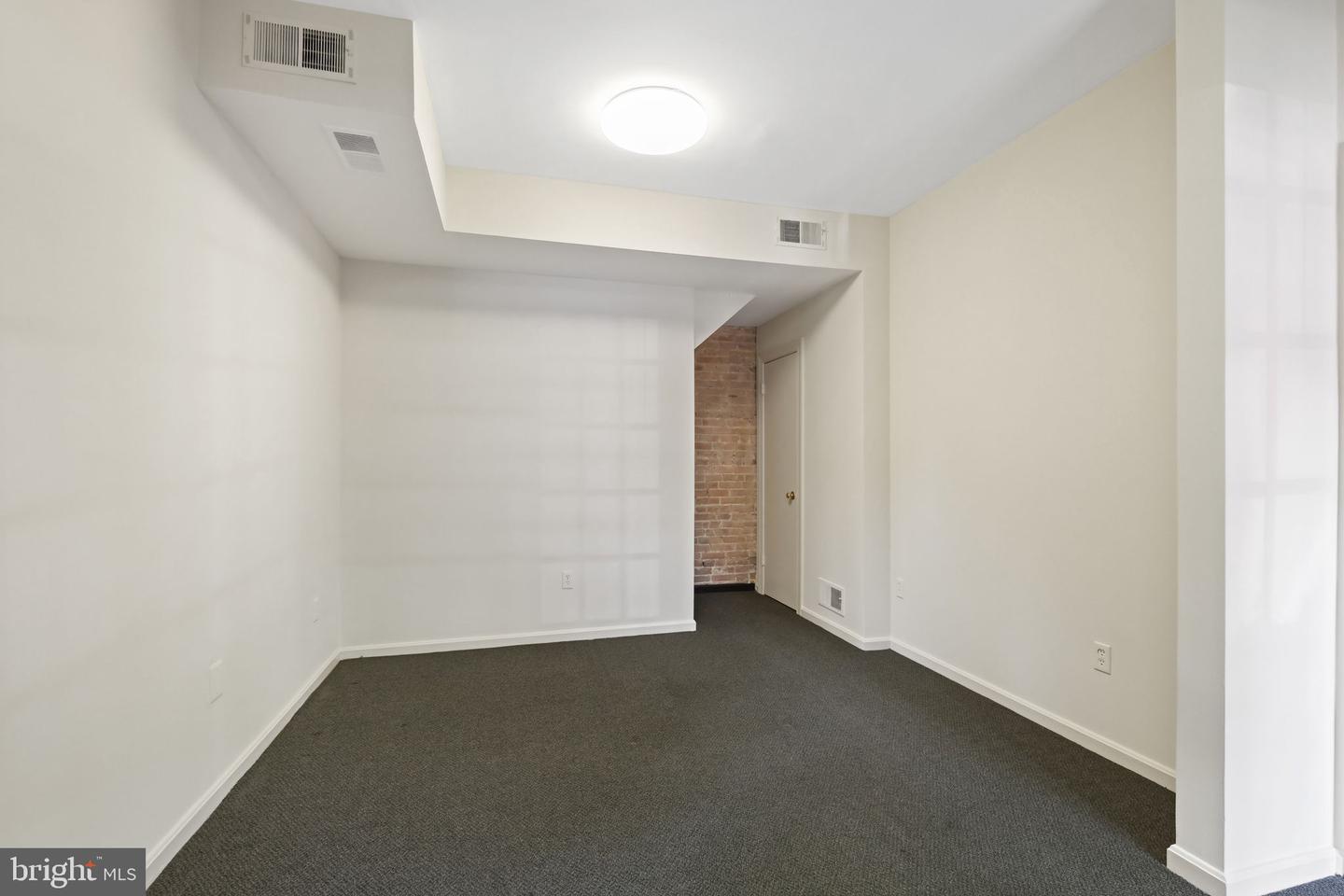 601 E St Se Property Photo 9