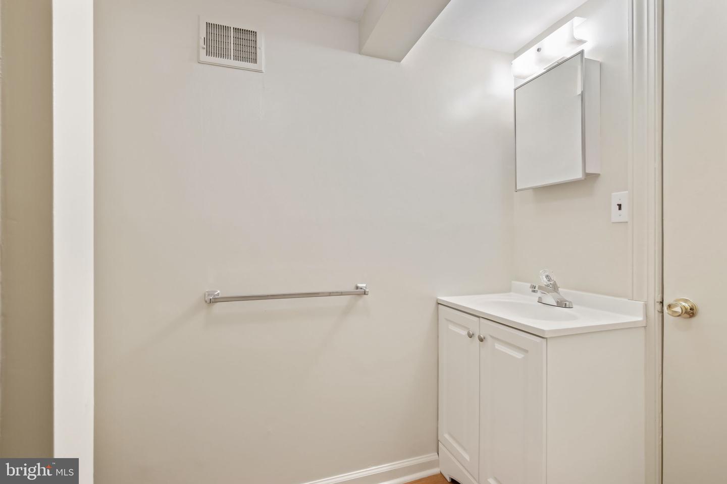 601 E St Se Property Photo 25