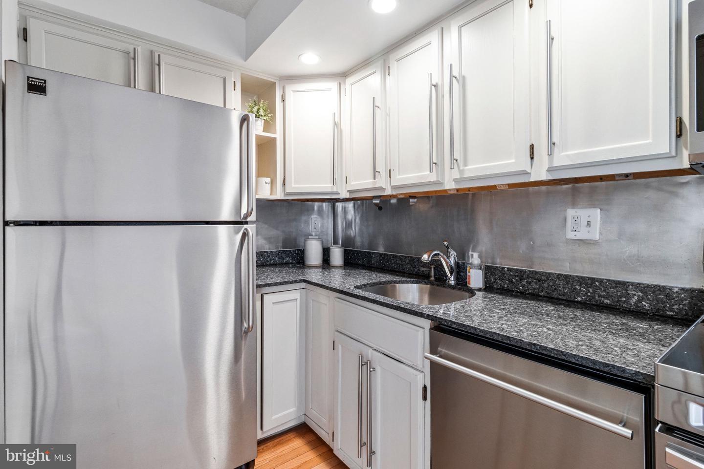 1325 18th St Nw #1007 Property Photo 15