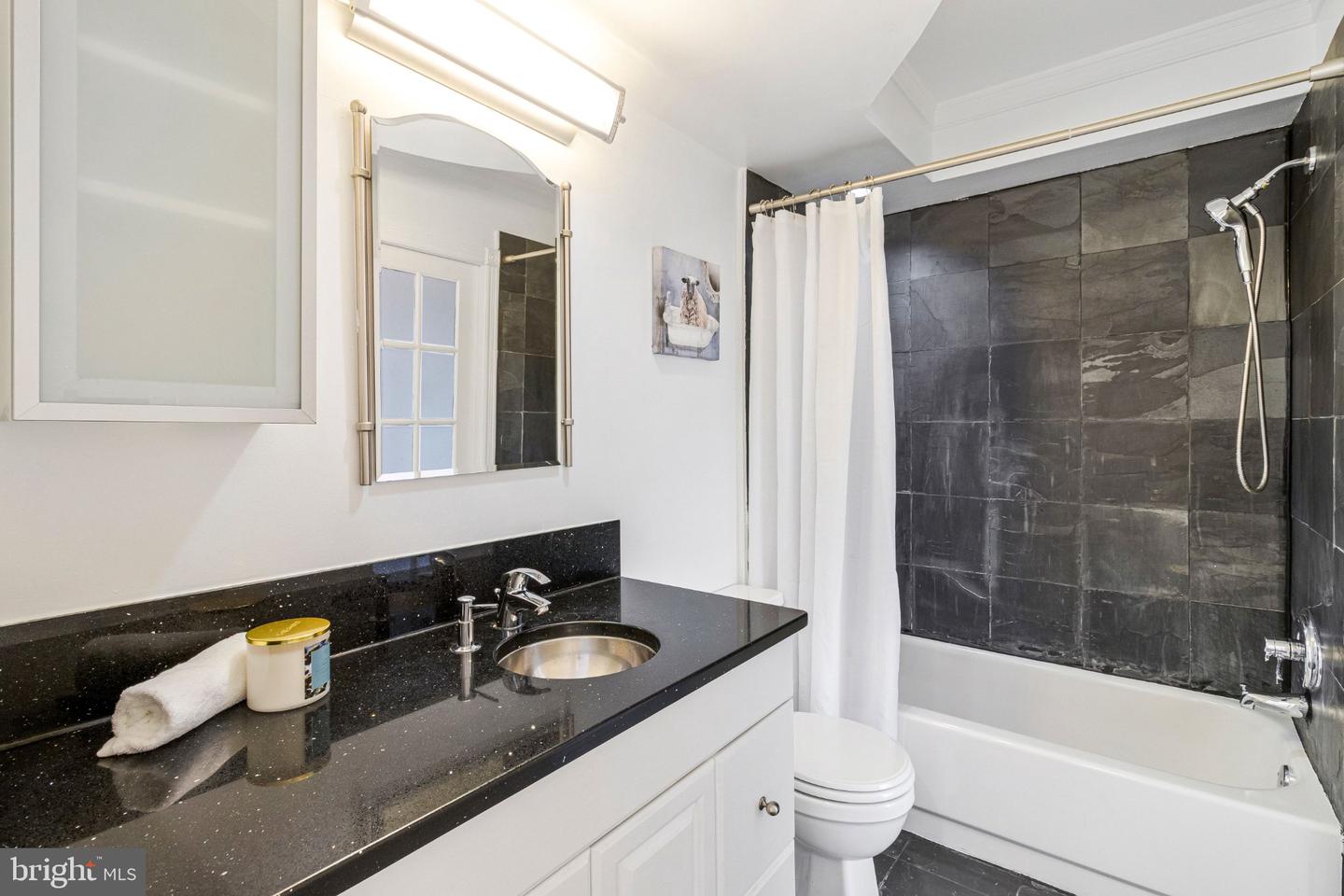 1325 18th St Nw #1007 Property Photo 23