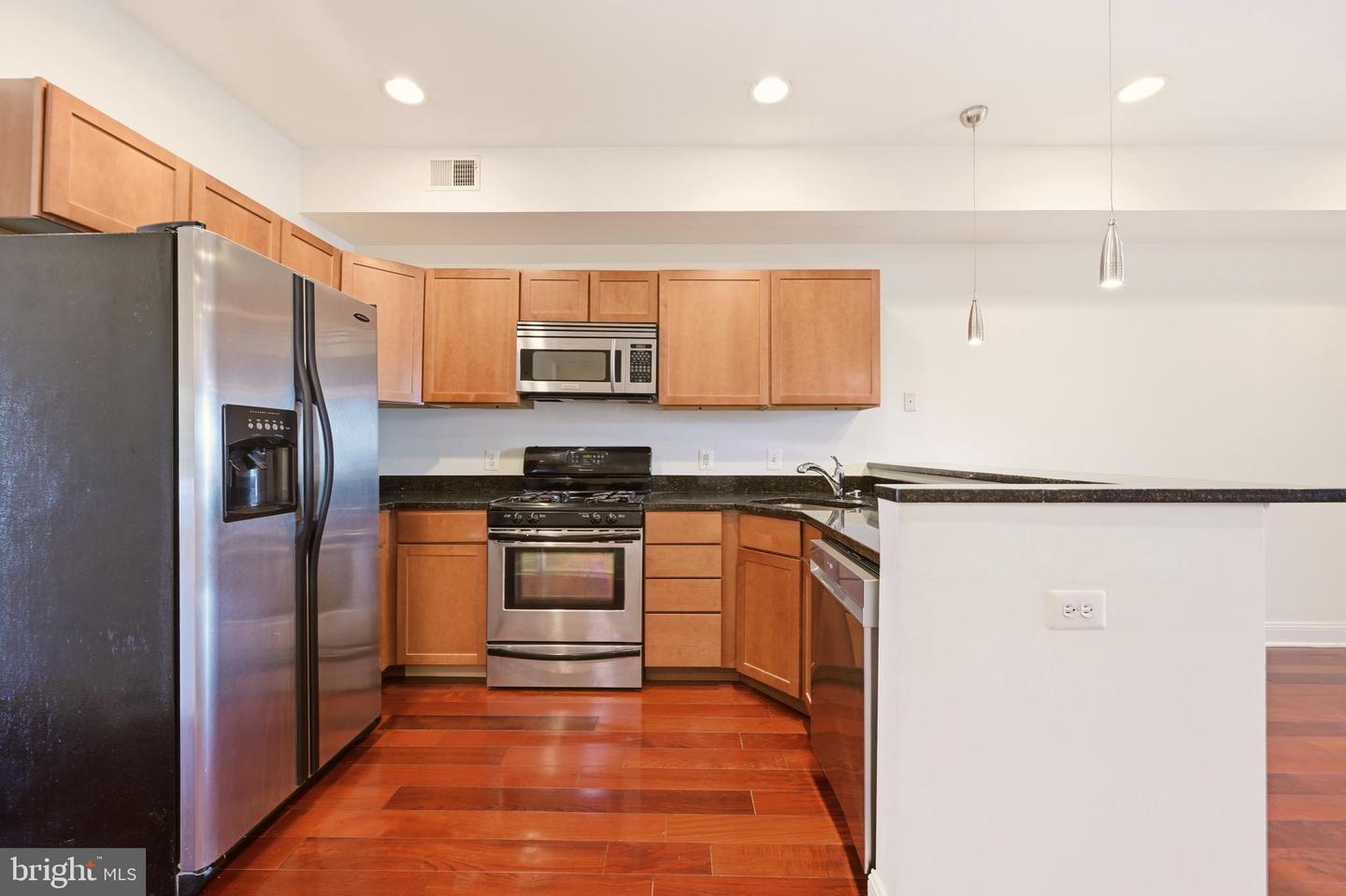 1610 11th St Nw #2b Property Photo 6