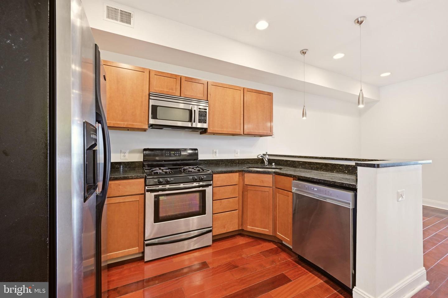 1610 11th St Nw #2b Property Photo 7