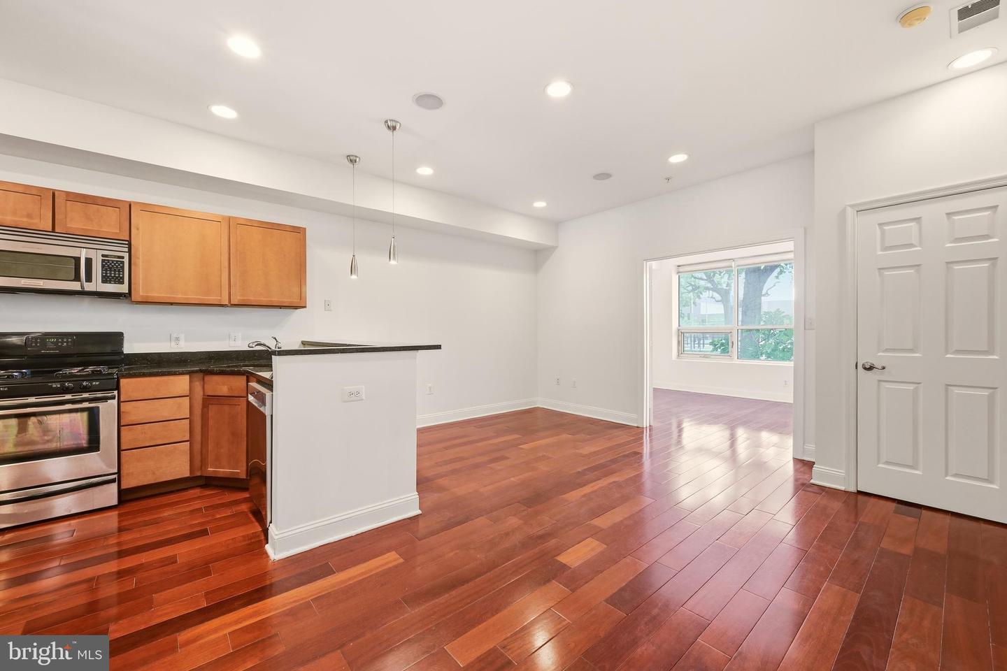 1610 11th St Nw #2b Property Photo 9