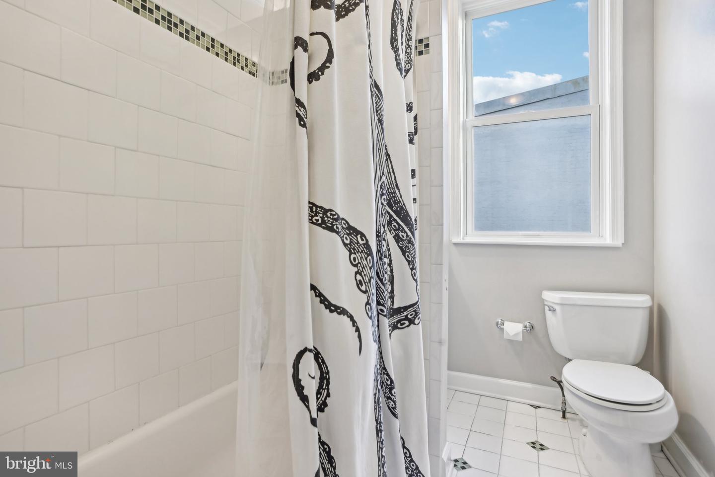 403 E St Ne Property Photo 20