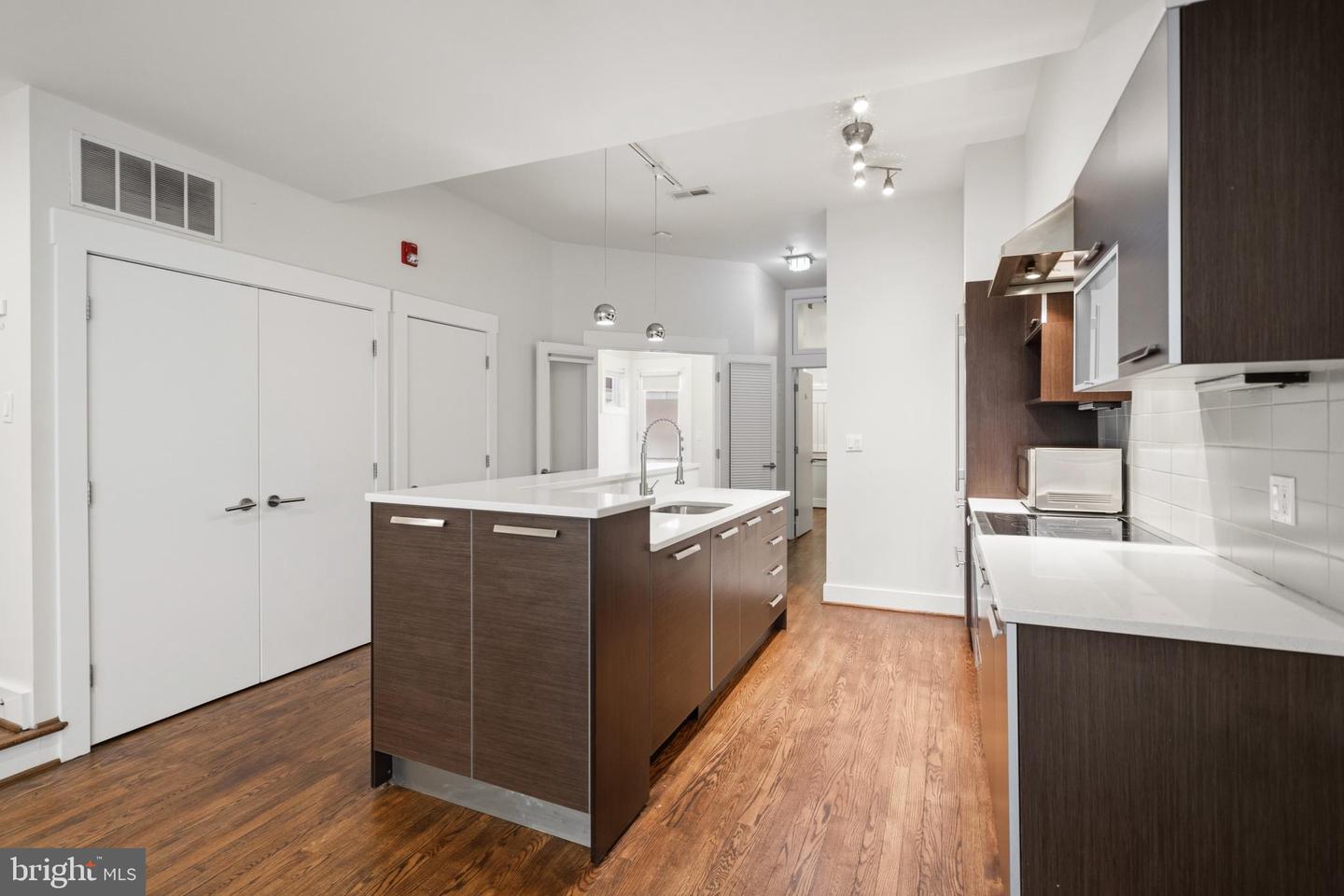 426 M St Nw #d Property Photo 9