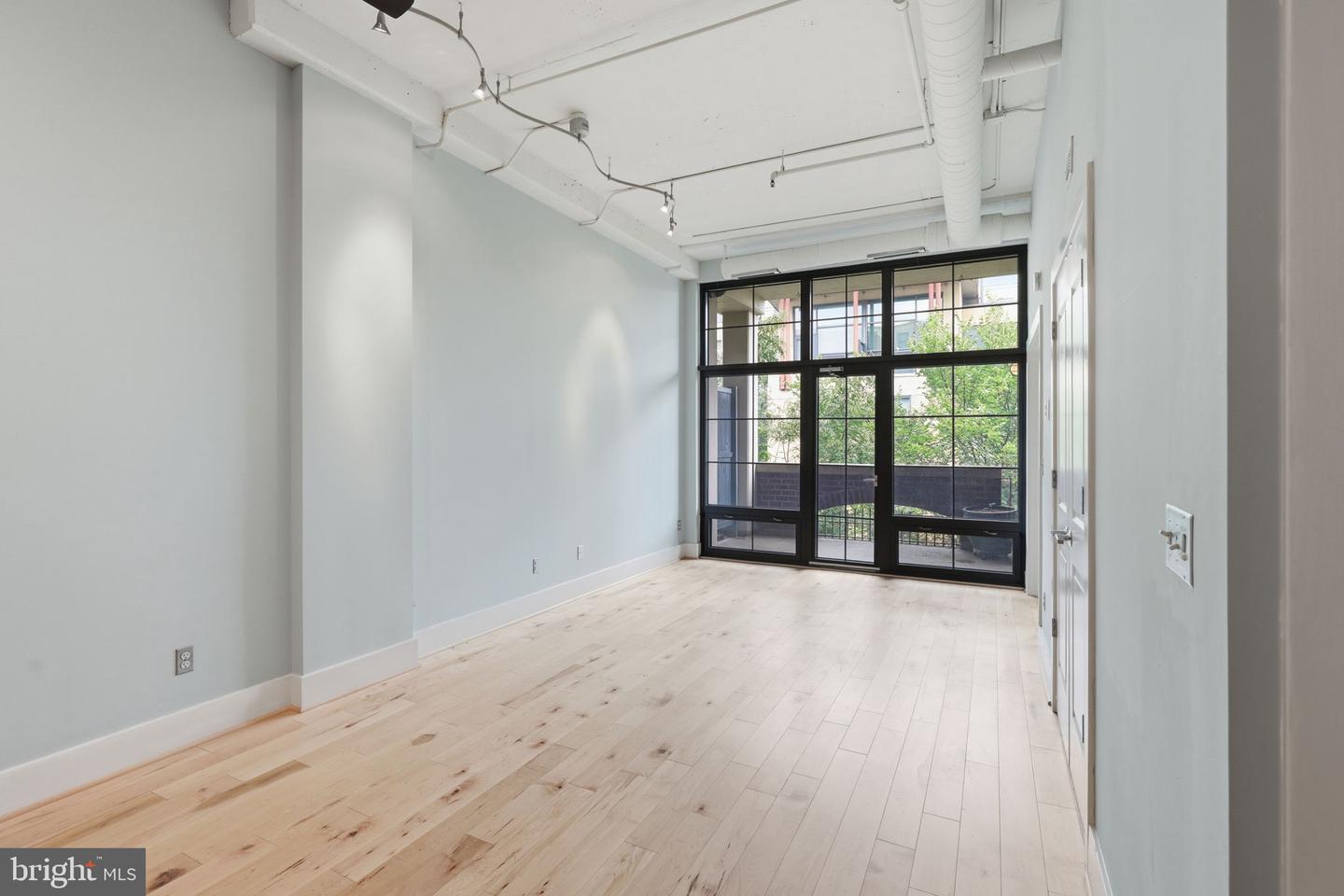 2328 Champlain St Nw #328 Property Photo 2