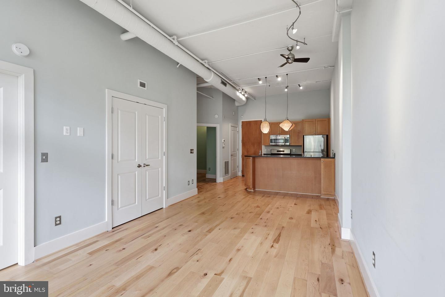 2328 Champlain St Nw #328 Property Photo 4