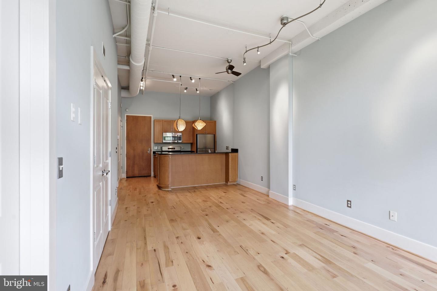 2328 Champlain St Nw #328 Property Photo 5