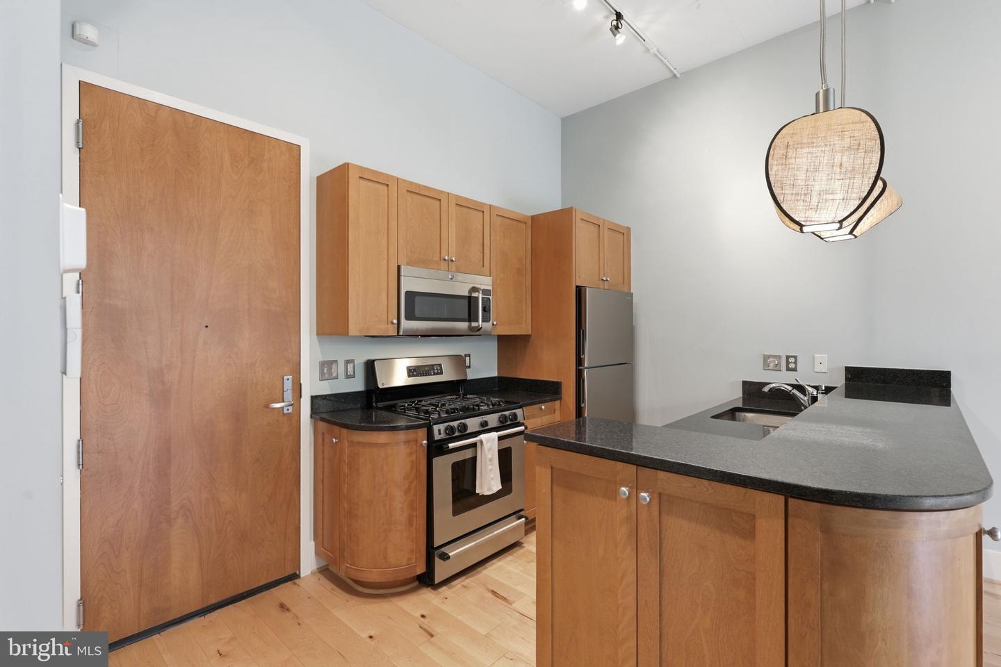 2328 Champlain St Nw #328 Property Photo 9