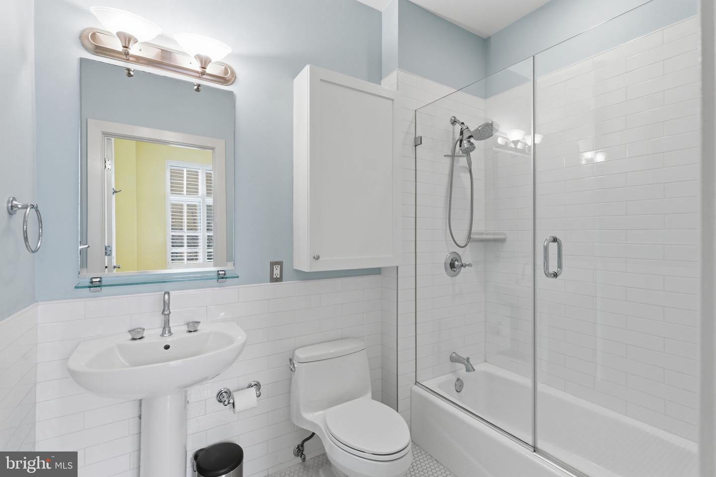 2328 Champlain St Nw #328 Property Photo 16