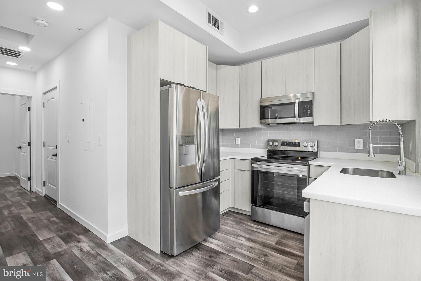 506 H St Ne #202 Property Photo 6