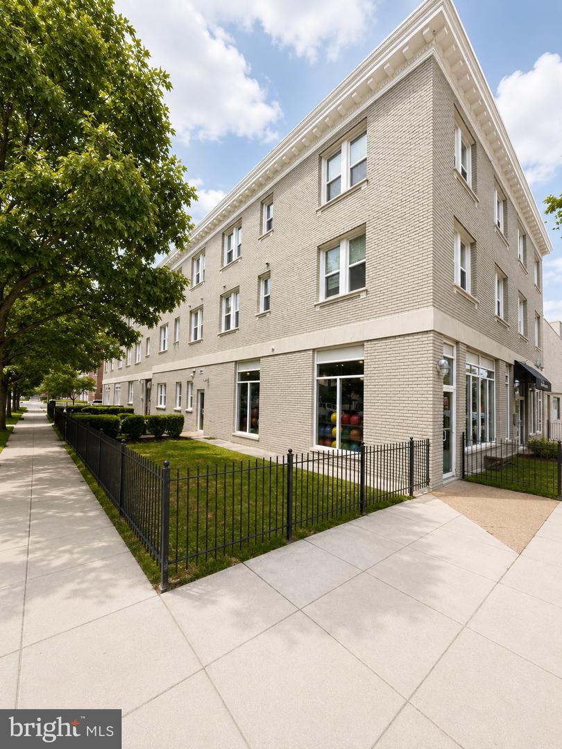 1352 Longfellow St Nw #206 Property Photo 1