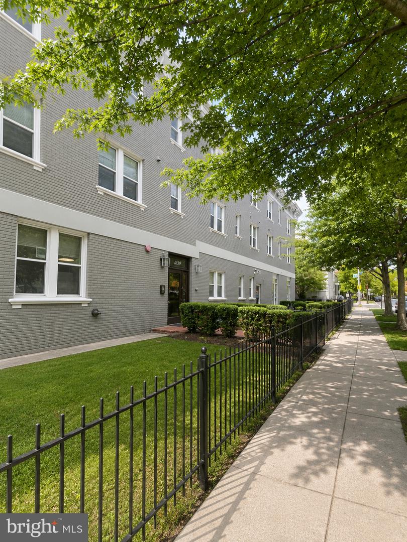 1352 Longfellow St Nw #206 Property Photo 4