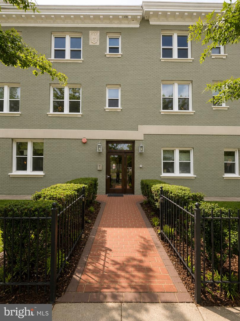 1352 Longfellow St Nw #206 Property Photo 6