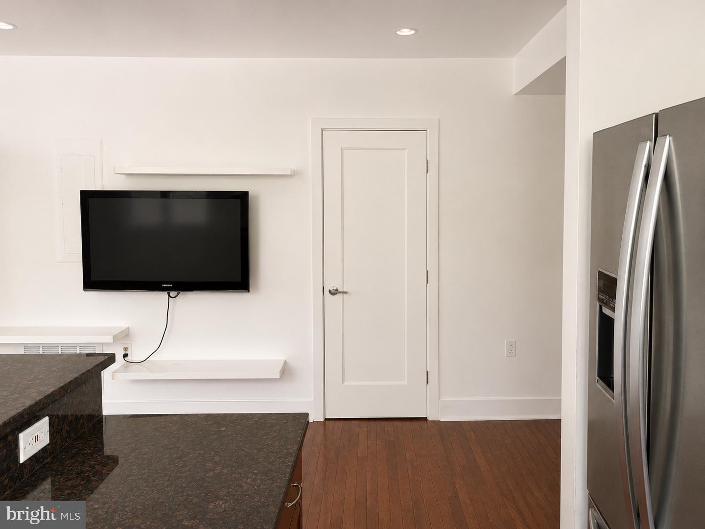 1352 Longfellow St Nw #206 Property Photo 7