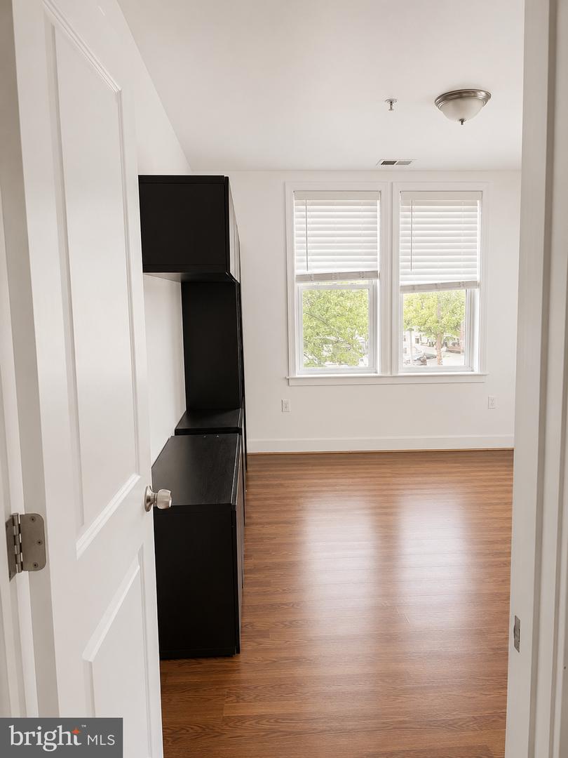 1352 Longfellow St Nw #206 Property Photo 17