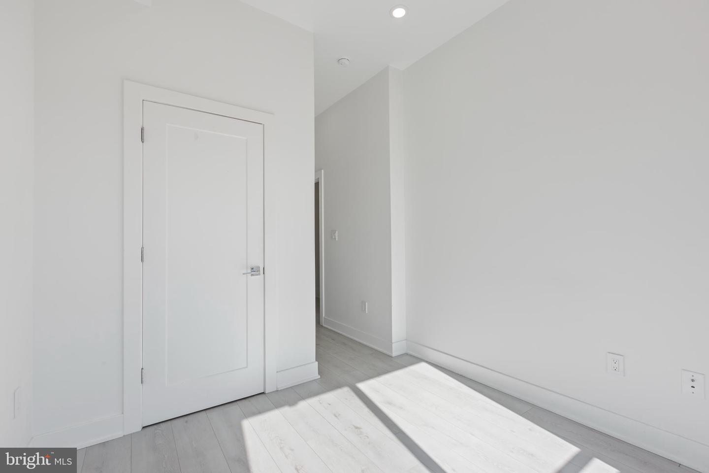 1202 Longfellow St Nw #03 Property Photo 20