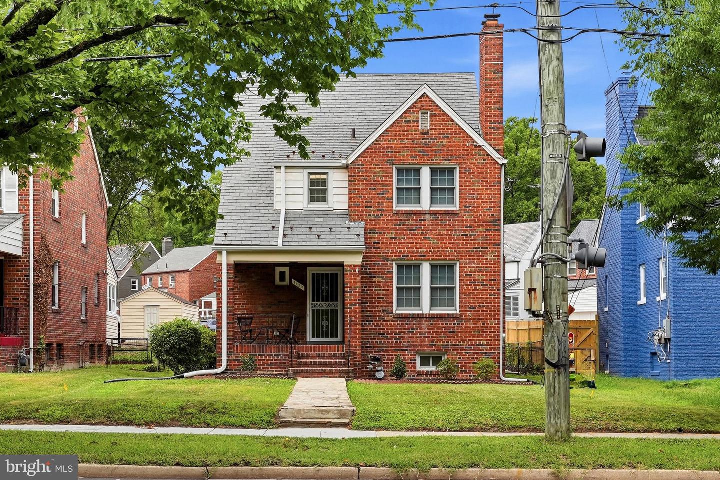 1420 Michigan Ave Ne Property Photo 1