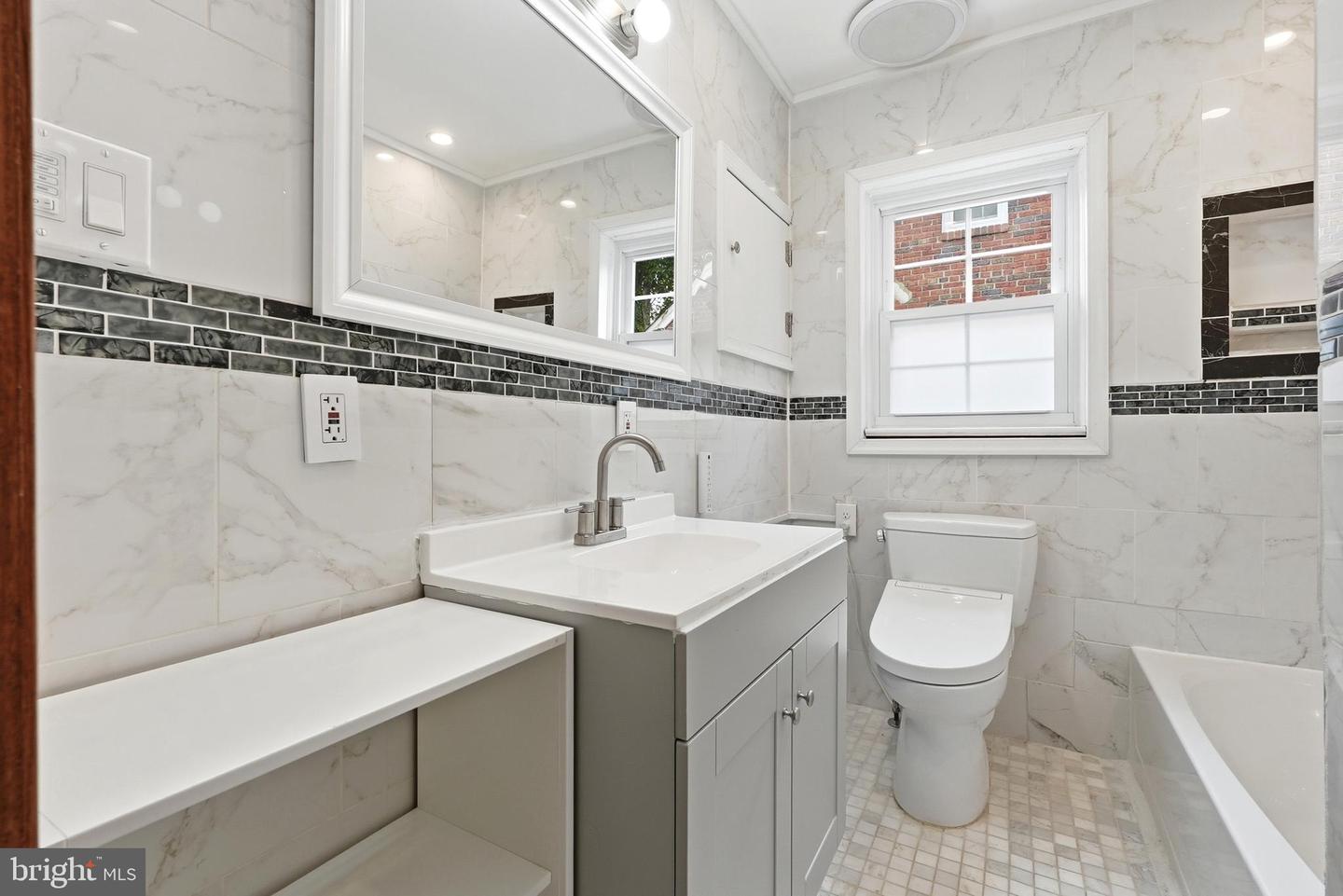 1420 Michigan Ave Ne Property Photo 22