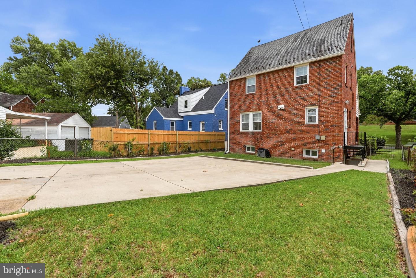 1420 Michigan Ave Ne Property Photo 33