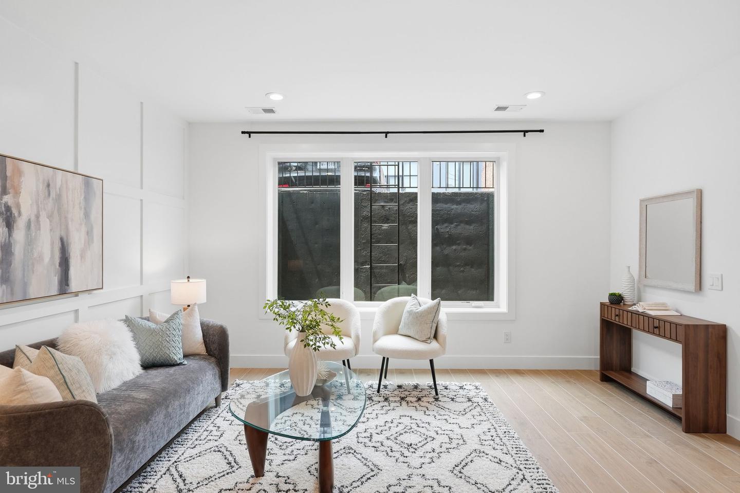 2234 11th St Nw #t02 Property Photo 4